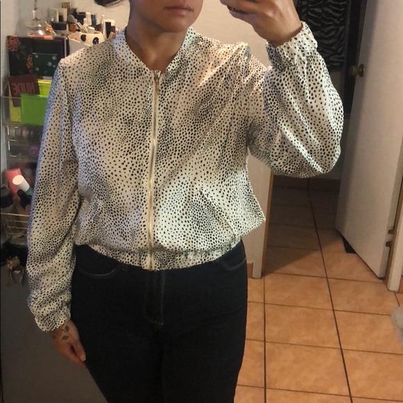 🤍 H&M/ Lt Weight Woven Spotted Bomber Jacket 🤍 - Picture 2 of 7
